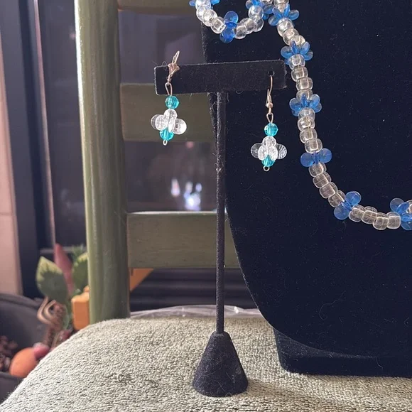 Vintage Clear Plastic Beaded Bracelet/Necklace (set of 2 pairs of earrings) Set - Picture 4 of 16